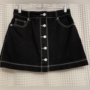 FOREVER 21 BLACK WITH WHITE STITCHING DENIM MINI SKIRT with buttons- SIZE MEDIUM